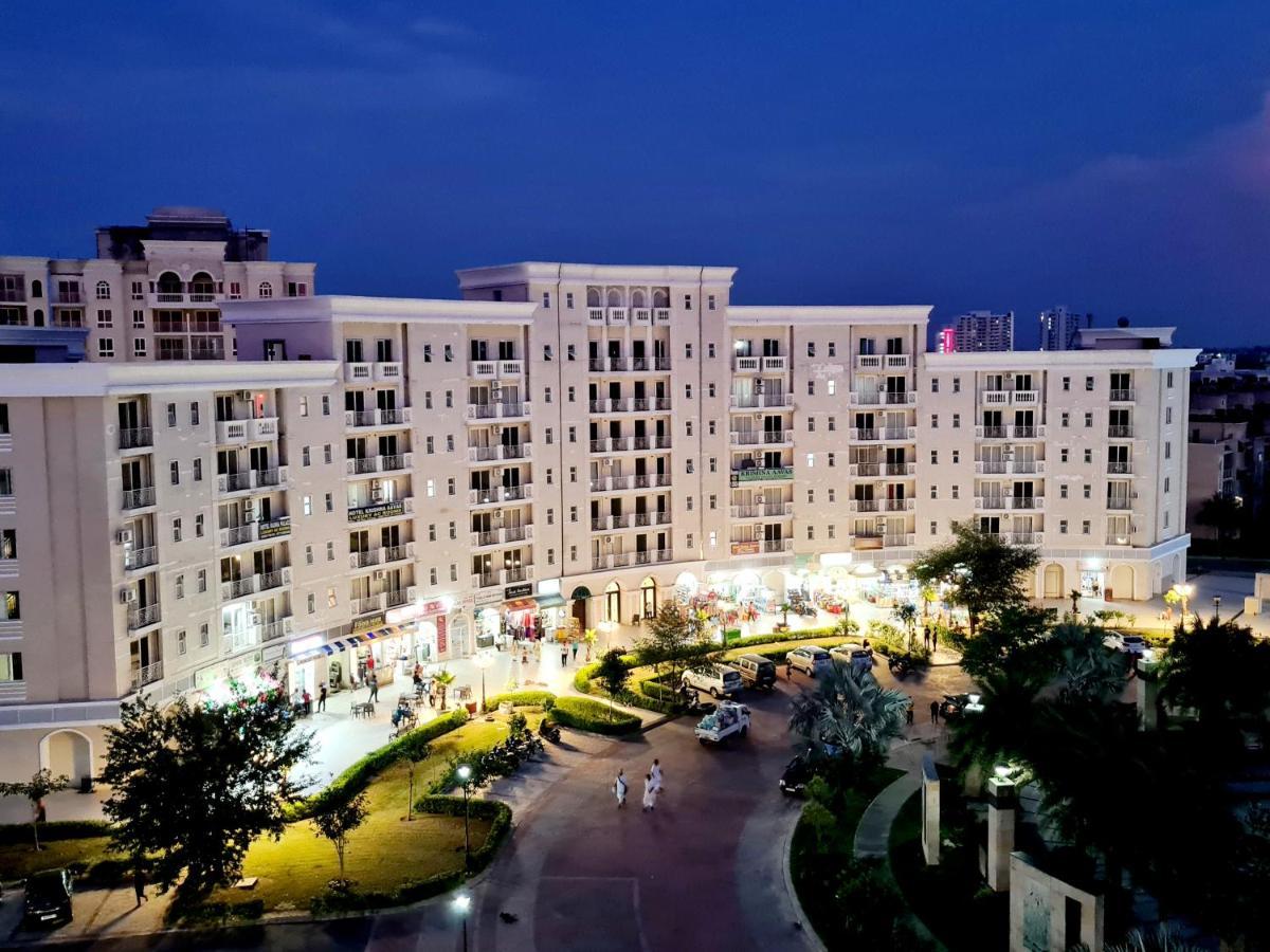 Vrindāvan Lord Krishna Palace酒店 外观 照片